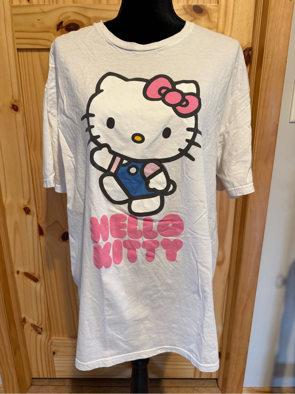 Hello Kitty White Graphic Tee, size 2X, could be men’s or women’s